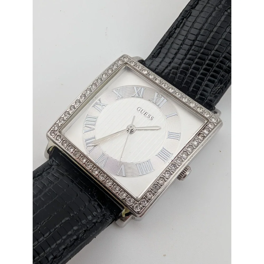 Guess Watch Women 31mm Case Rhinestone‎ Bezel Leather Band- New Battery